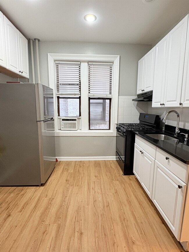Building Photo - 527-529-529 34th St