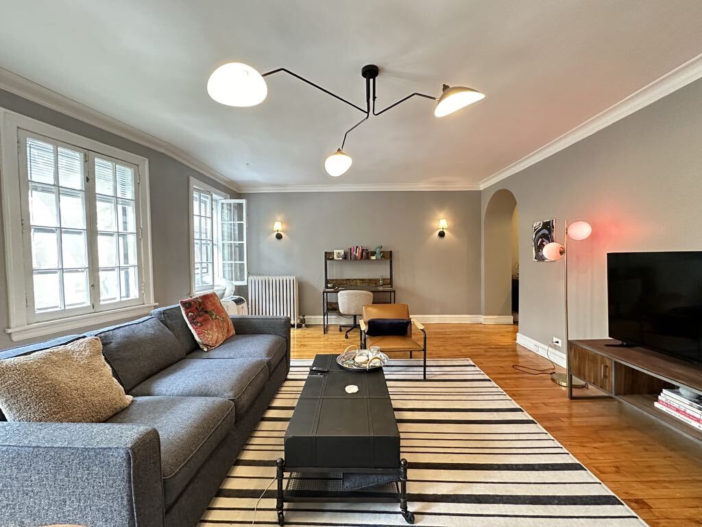 Building Photo - 5516 N Kenmore Ave