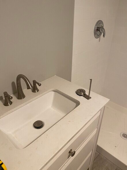 Building Photo - 8011 Stratman Rd