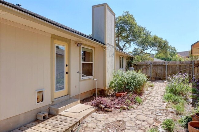 Building Photo - 16710 Whitebrush Loop