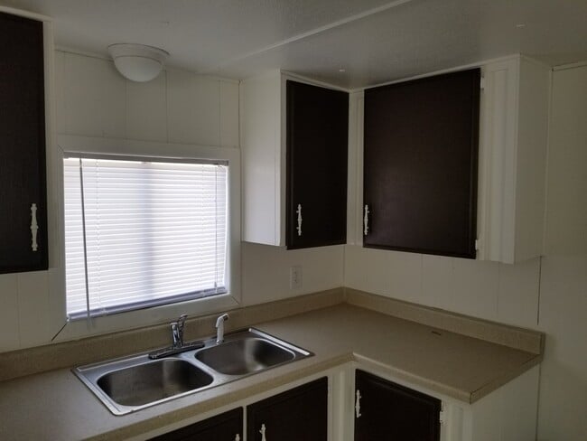 Building Photo - Bullhead City!  2 Bedroom Mobile