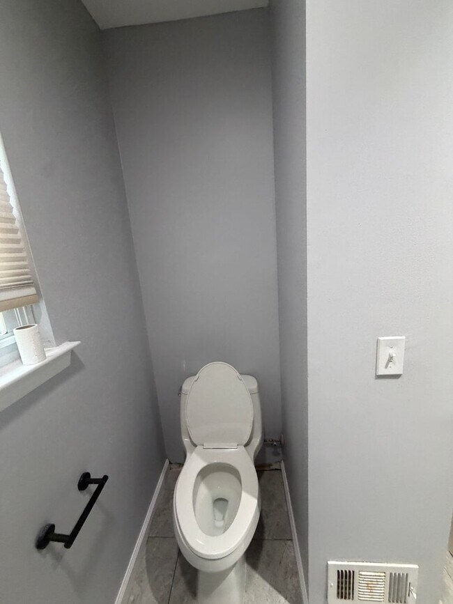 Building Photo - Renovated 3BR Split-Level on a Spacious Corner Lot with Garage in Toms River