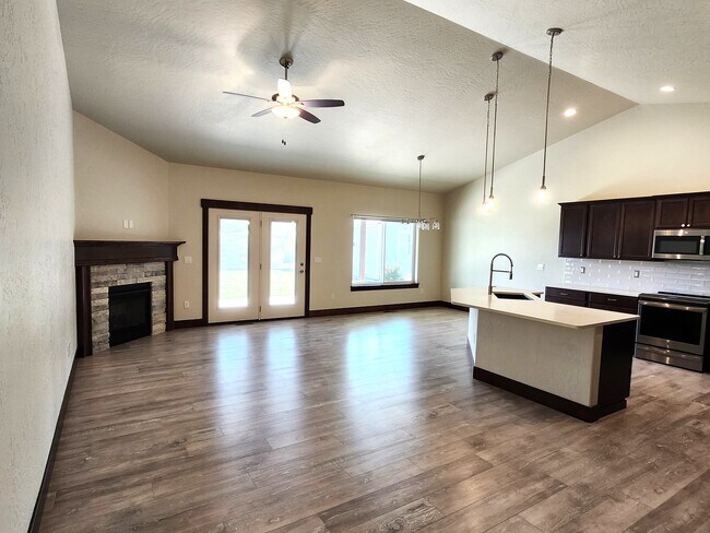 Building Photo - 10850 N Brantley Rd