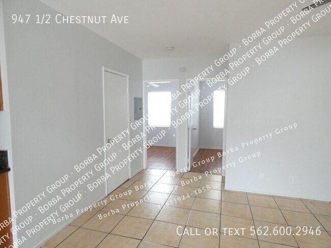 Building Photo - 947 1/2 Chestnut Ave-