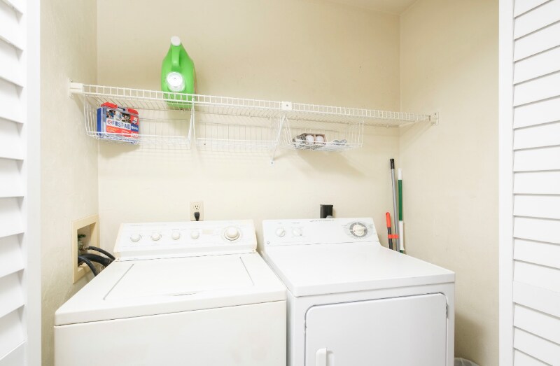 Building Photo - 3600 SW 19th Ave