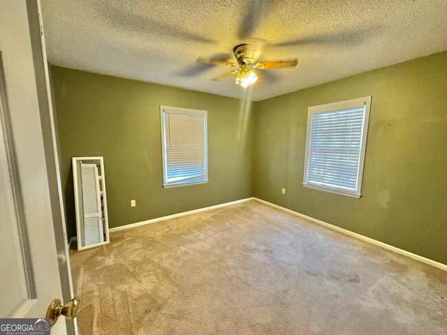 Building Photo - 107 Belair Dr