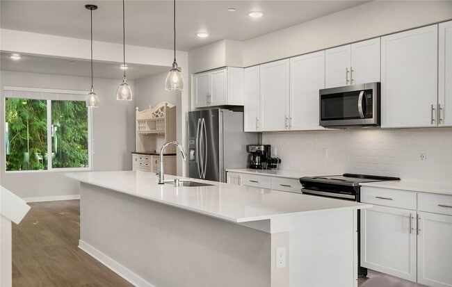 Building Photo - Newer Construction 3-Bedroom Home with Smart Features, Tandem Garage & Community Amenities
