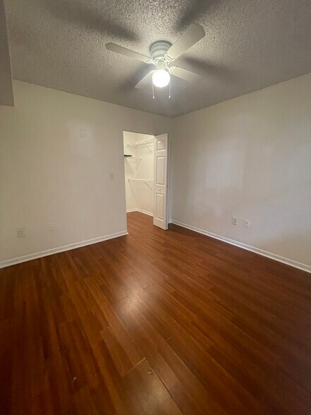 Building Photo - 2803 N Oakland Forest Dr