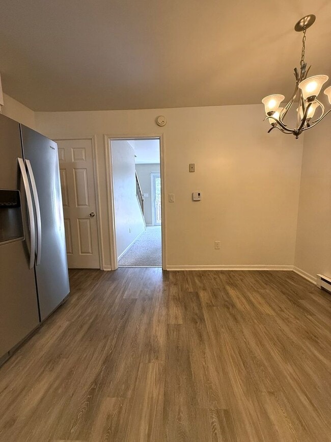 Building Photo - 1308 S Mt Joy St