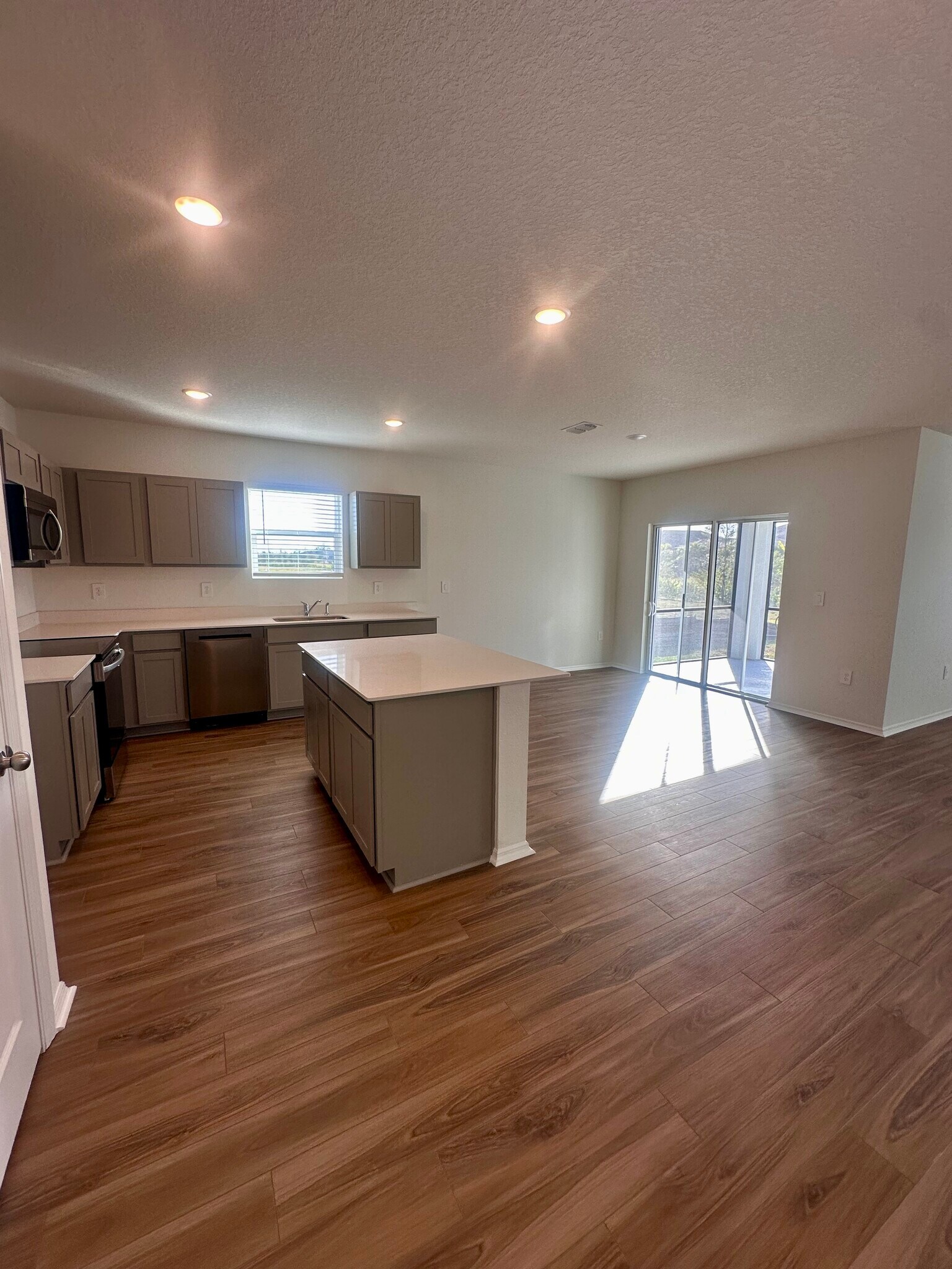 Building Photo - 4425 Boxelder Ave