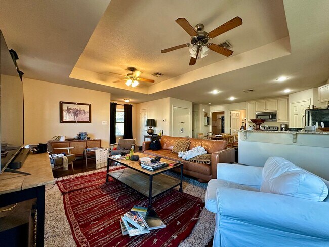 Building Photo - Taylors Crossing 2302