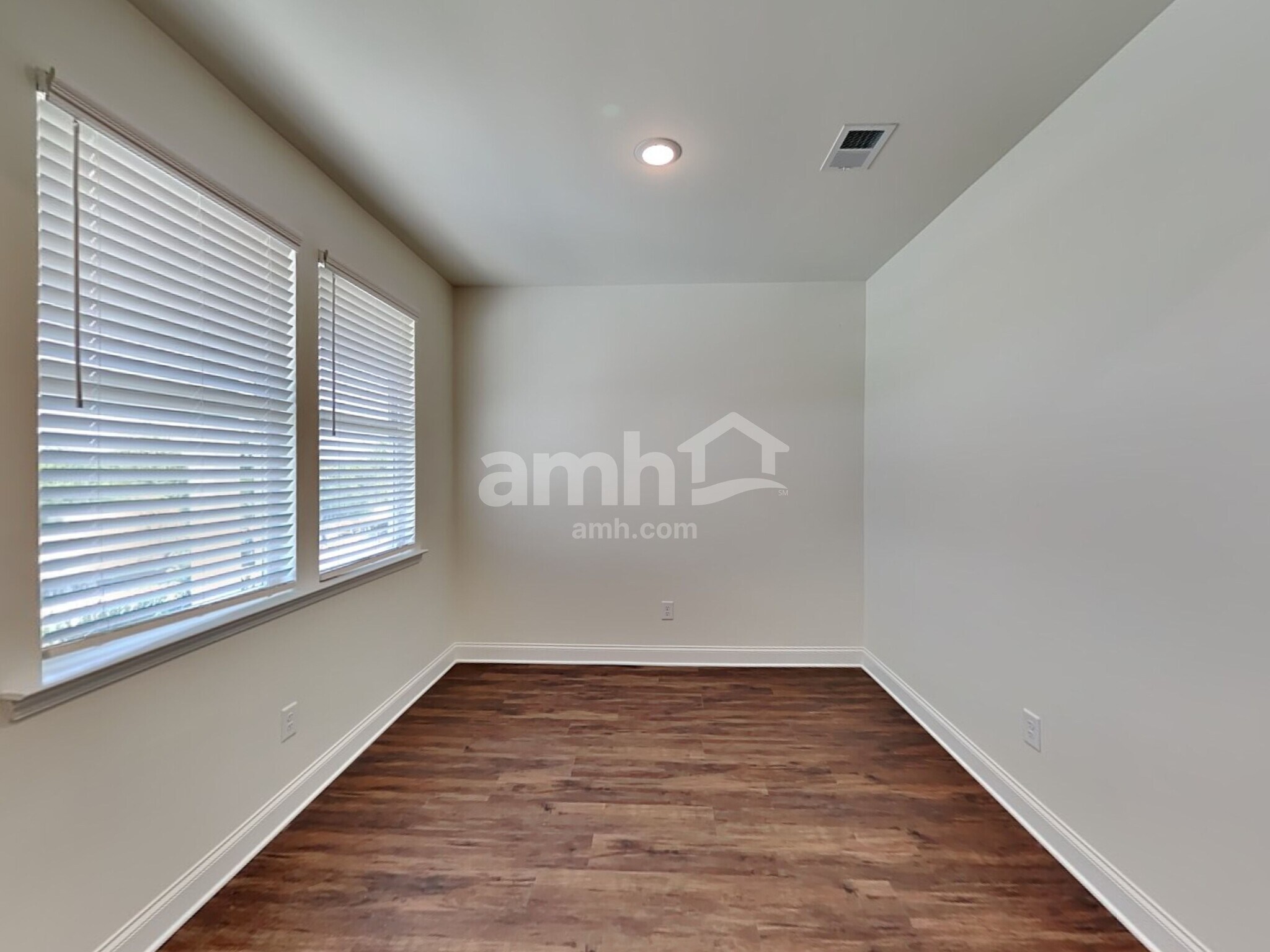 Building Photo - 180 Pecan Dr