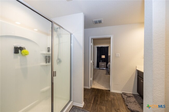 Building Photo - 860 Margay Lp