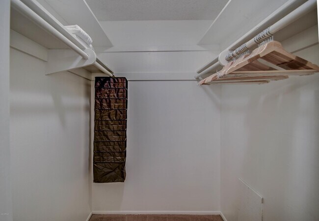Building Photo - 8420 E Keim Dr