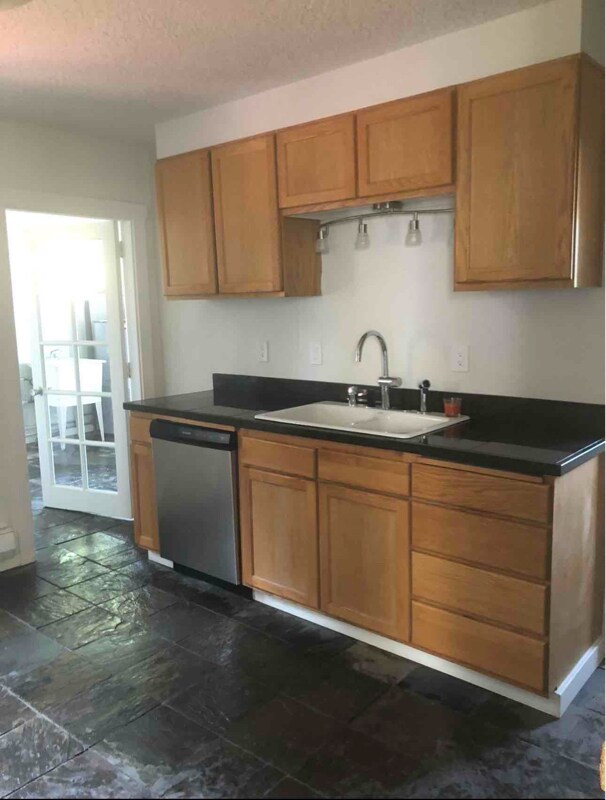 Building Photo - 5408 S 3rd Ave