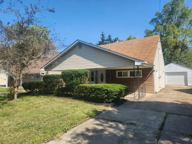 Building Photo - 275 S Edgehill Ave