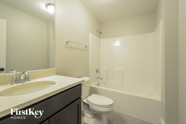 Building Photo - 1441 Valley Trace