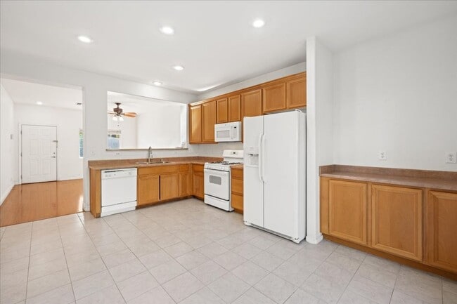 Building Photo - Elegant 3 Bedroom Home with Gourmet Kitchen, Office, & Landscaped Backyard