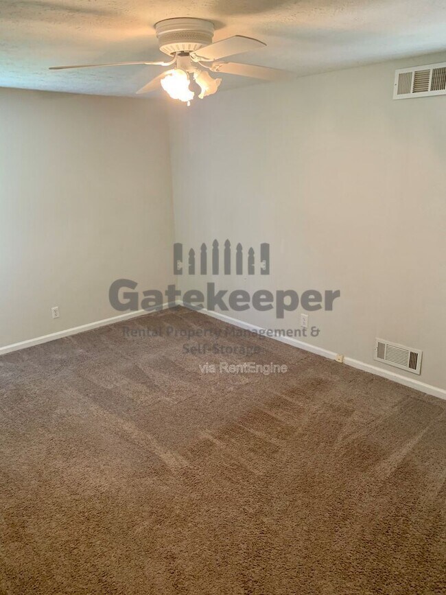Building Photo - 216 Ginger Cake Rd