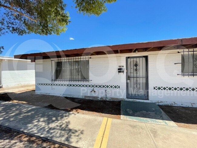 Primary Photo - 4963 S Cherry Ave
