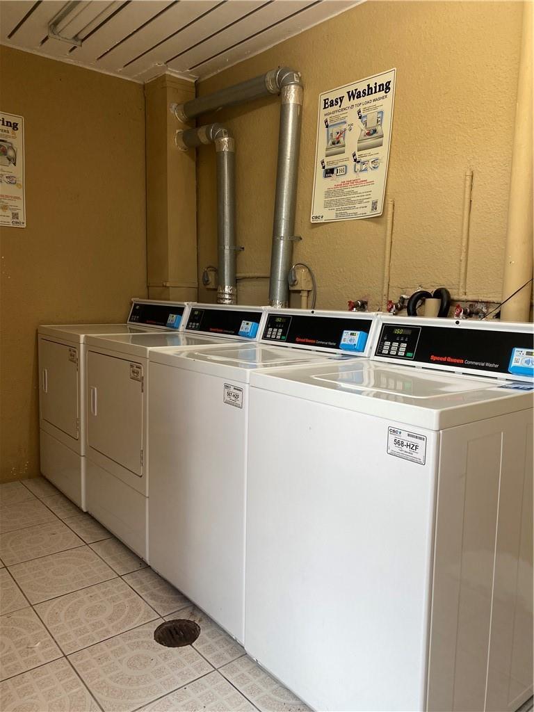 Building Photo - 4235 N University Dr