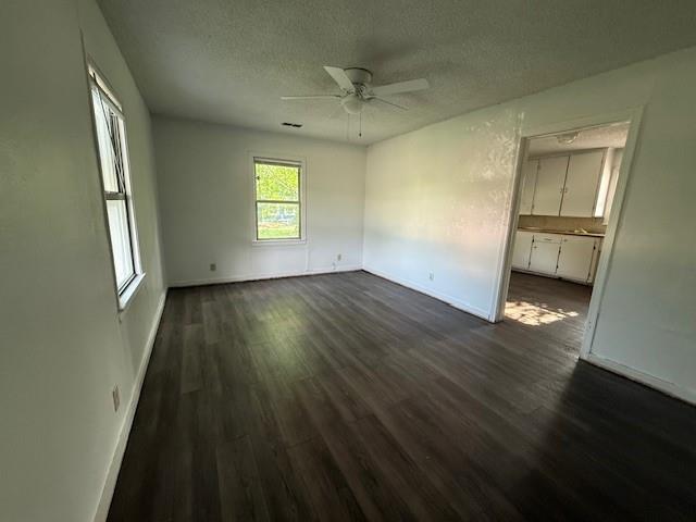 Building Photo - 1557 Sycamore St