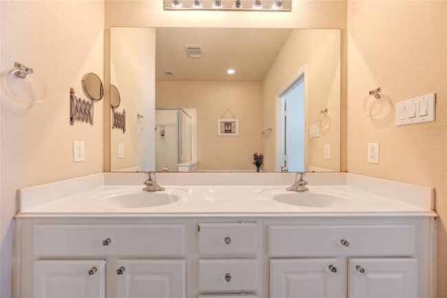 Building Photo - 1243 Glenwood Canyon Ln