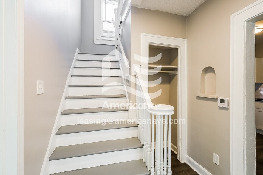 Building Photo - 644 E 34th St