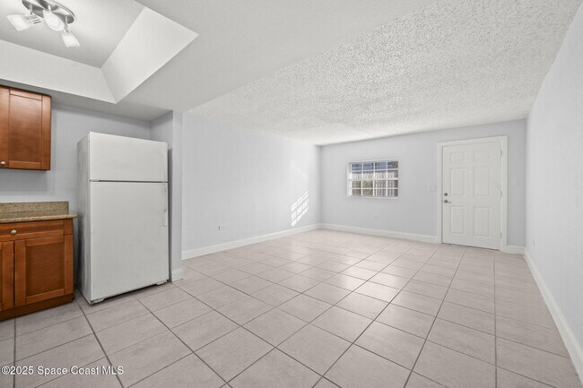 Building Photo - 1170 S Patrick Dr