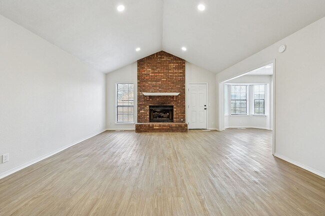 Building Photo - Newly Renovated Broken Arrow Beaut! Available for Immediate Move In!