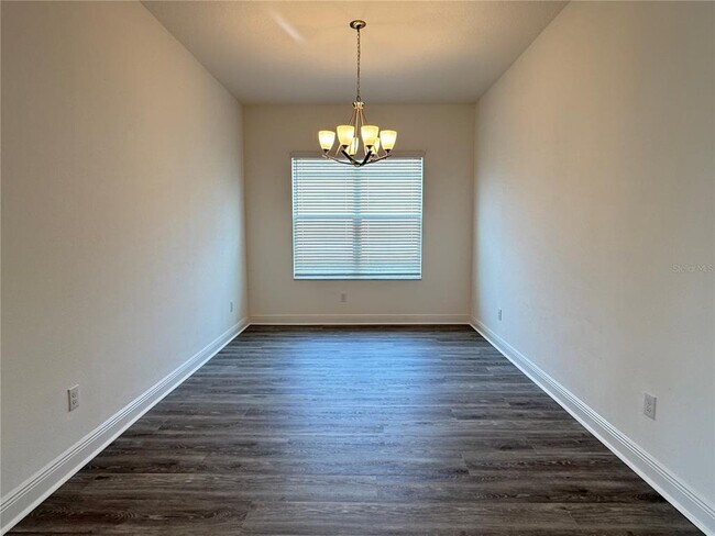 Building Photo - 31045 Lindentree Dr