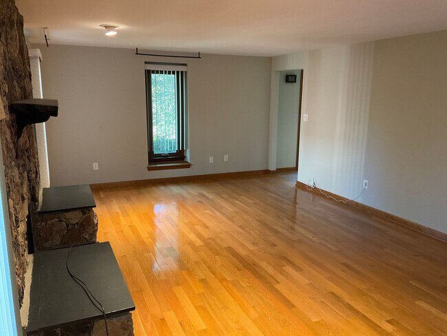 Building Photo - 4-Bedroom Home with 2 Full + 2 Half Baths ...