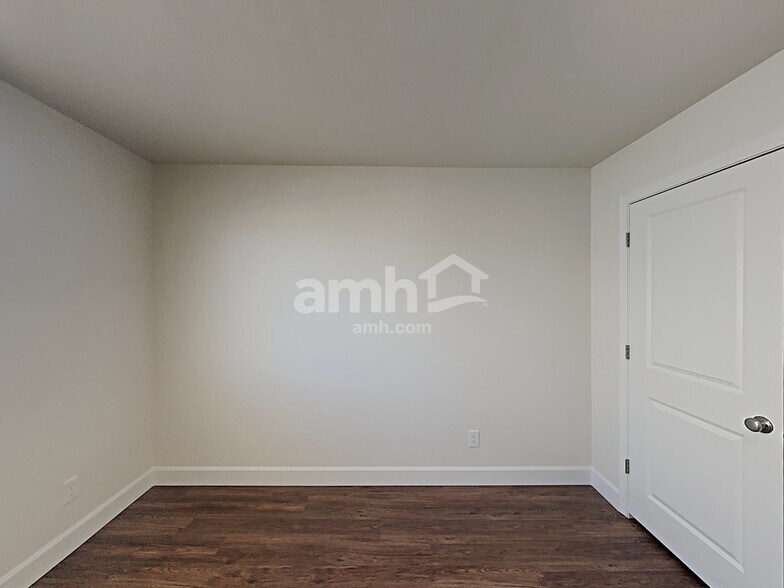 Building Photo - 1710 Viaggio Ave