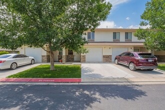 Building Photo - 2475 Theresea Ln