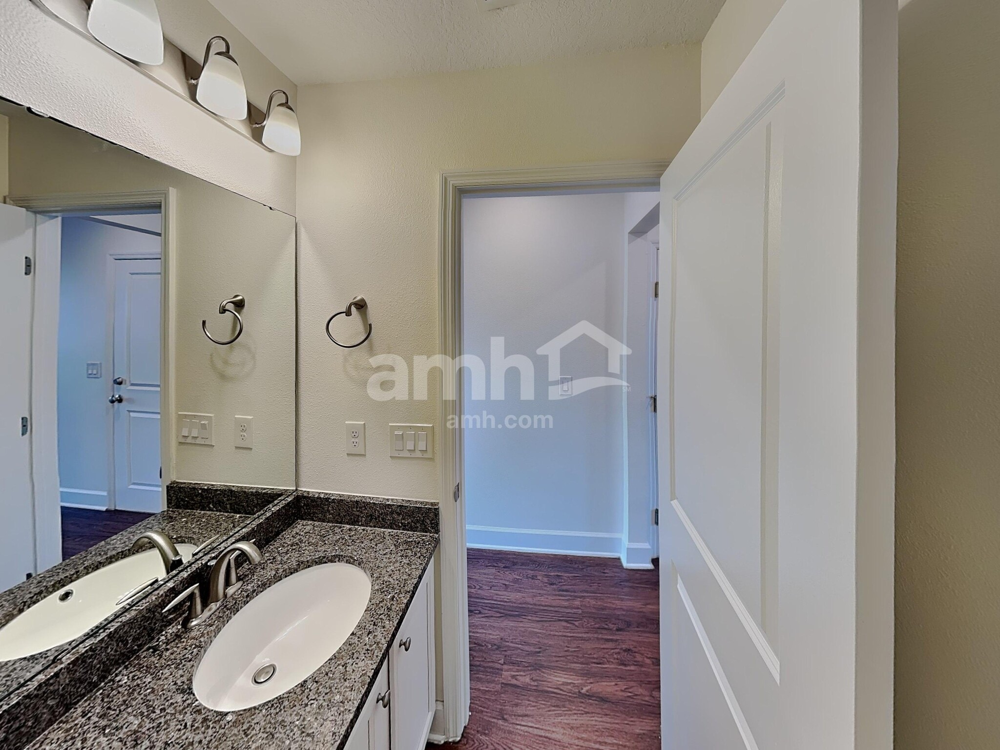 Building Photo - 233 Crestrun Loop