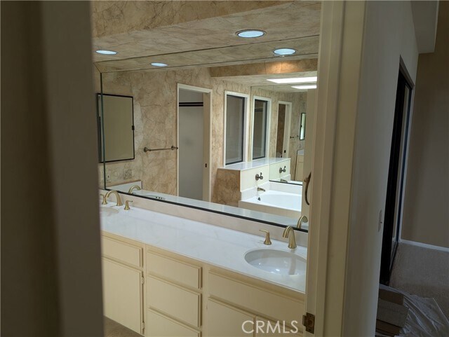 Building Photo - 270 Cagney Ln