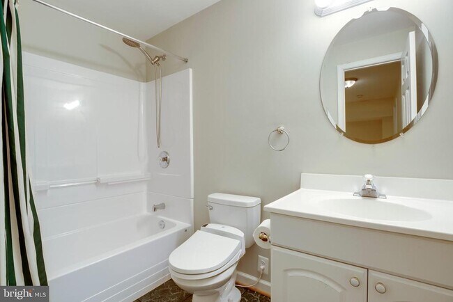 Building Photo - 5105 Claybank Ln