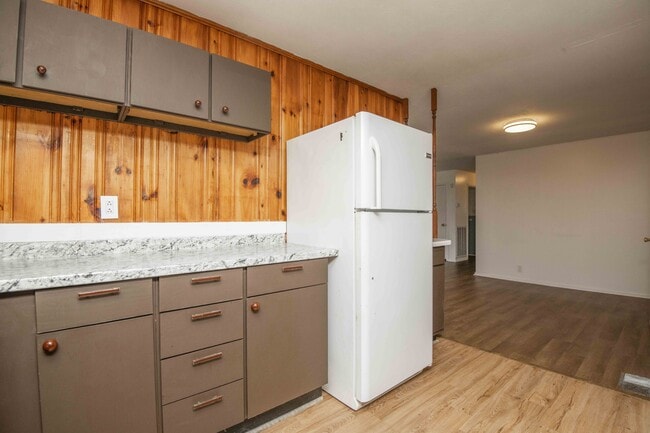 Building Photo - 3051 Dow Dr