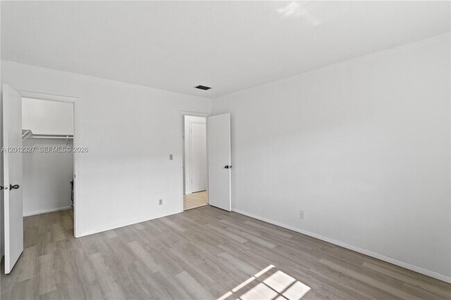 Building Photo - 2325 NW 52nd Ct