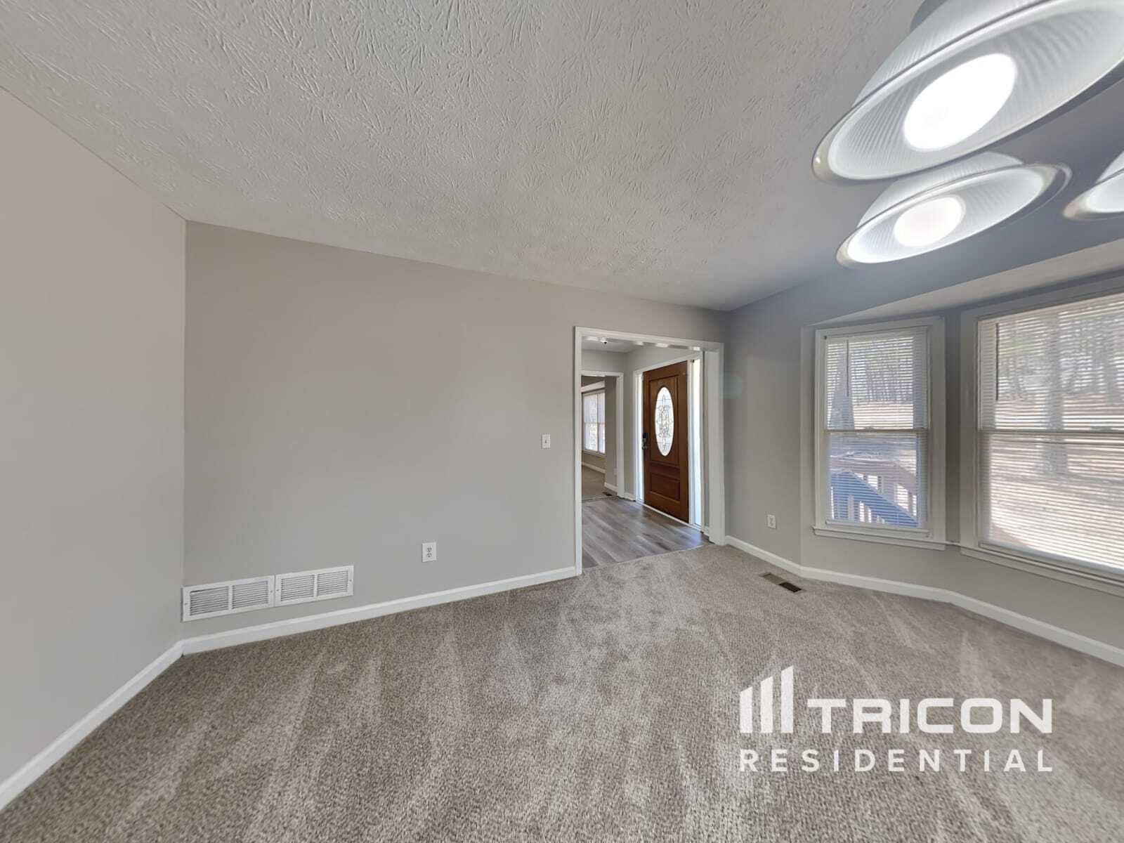 Building Photo - 220 Cypress Cir