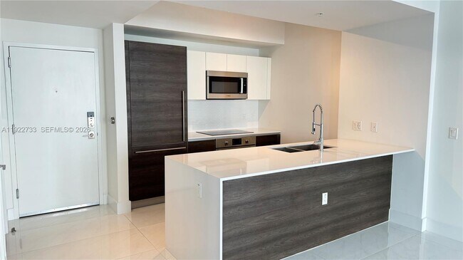 Building Photo - 301 Altara Ave