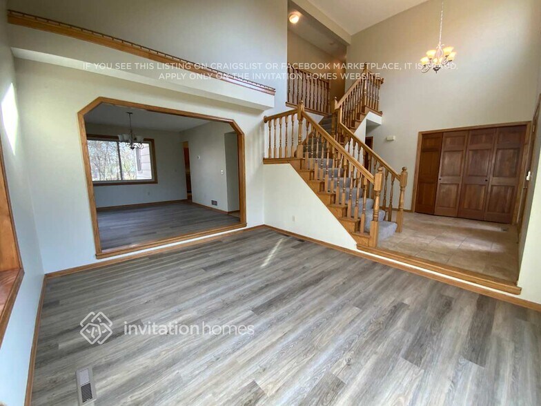 Building Photo - 14371 Raven St NW