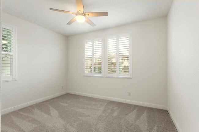 Building Photo - Springlake 3 Bedroom 3 Bathroom House