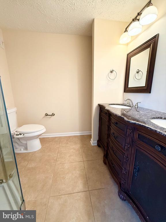 Building Photo - 5579 Glasgow Woods Ct