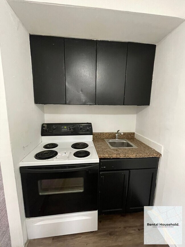 Building Photo - "15141 Sussex"