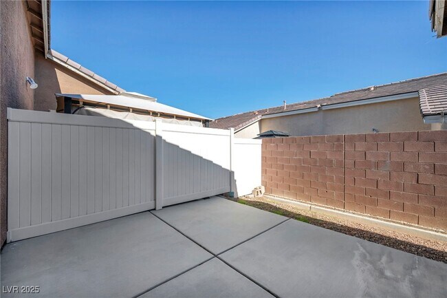 Building Photo - 1057 Appleblossom Time Ave