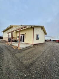 Building Photo - MOVE IN READY!