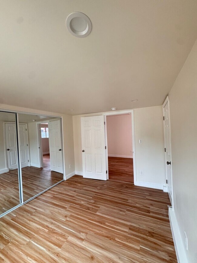 Building Photo - 1060 McFarland Ave