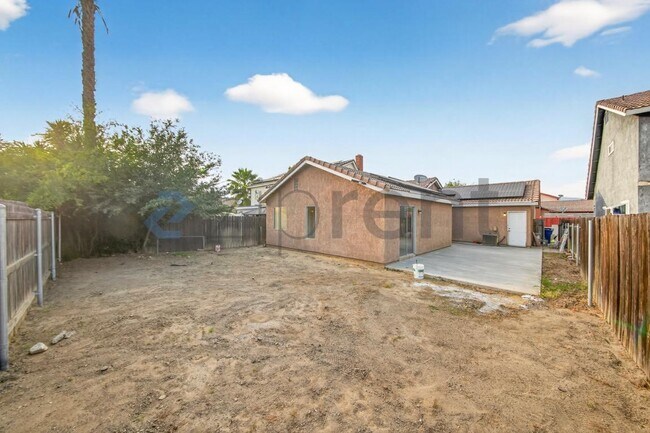 Building Photo - 14359 Parkwood Dr