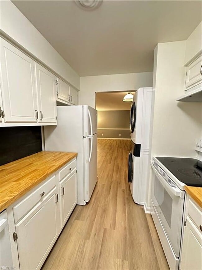 Building Photo - 2 Bedroom 2 Bath Condo